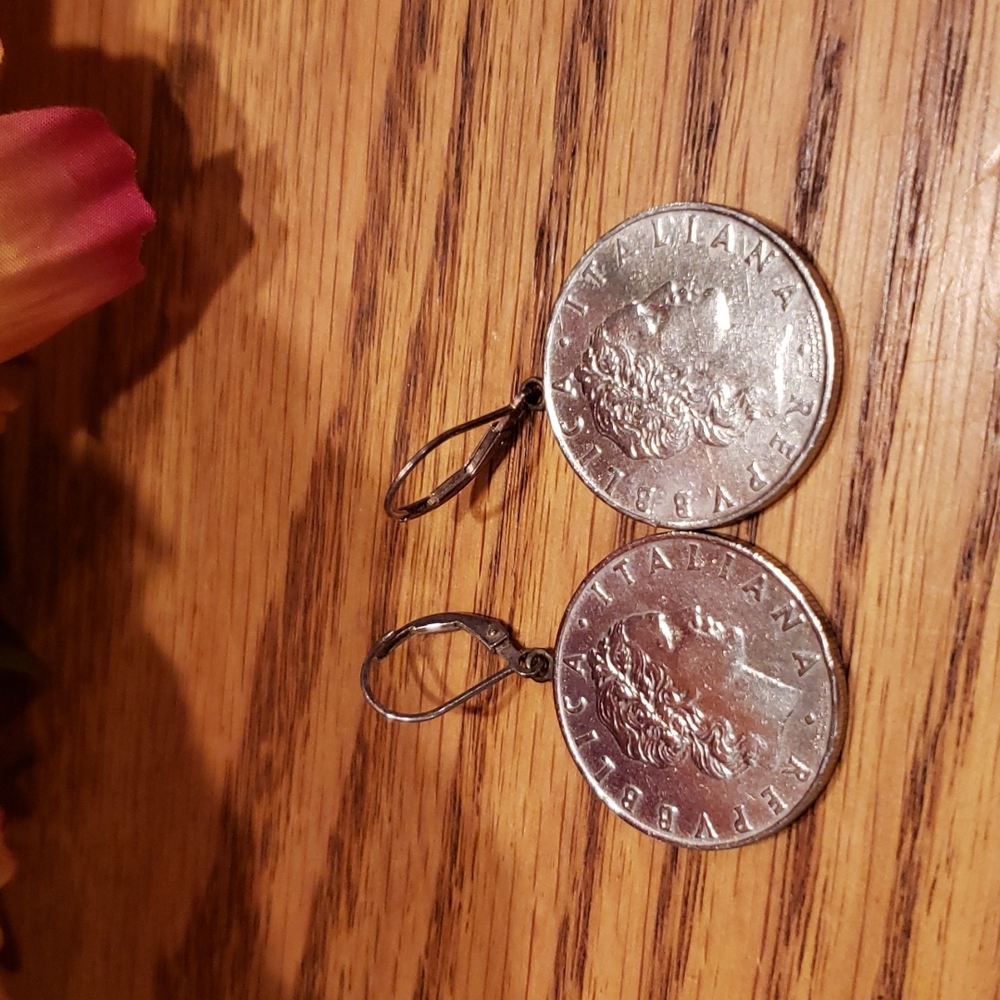 Italian coin earrings! Silver toned🤍